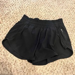 Lululemon size 6 shorts